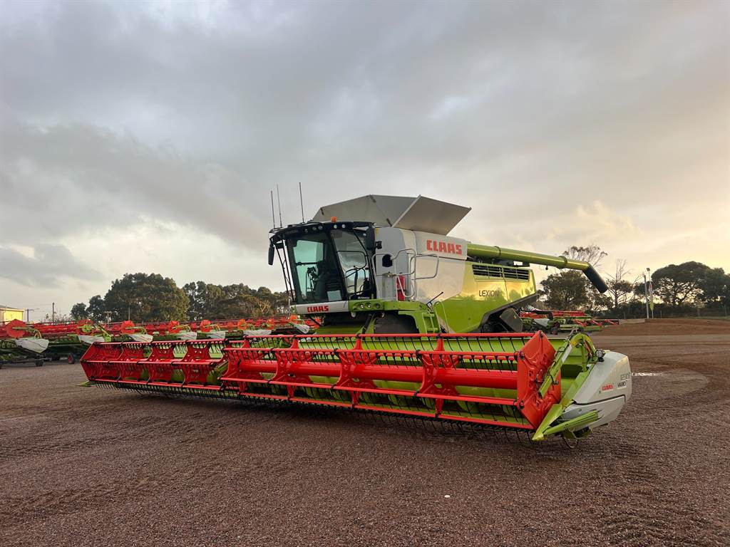2015 CLAAS LEXION 770TT