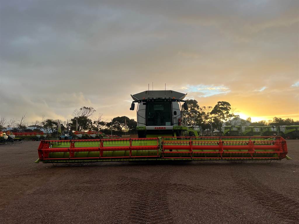 2015 CLAAS LEXION 770TT