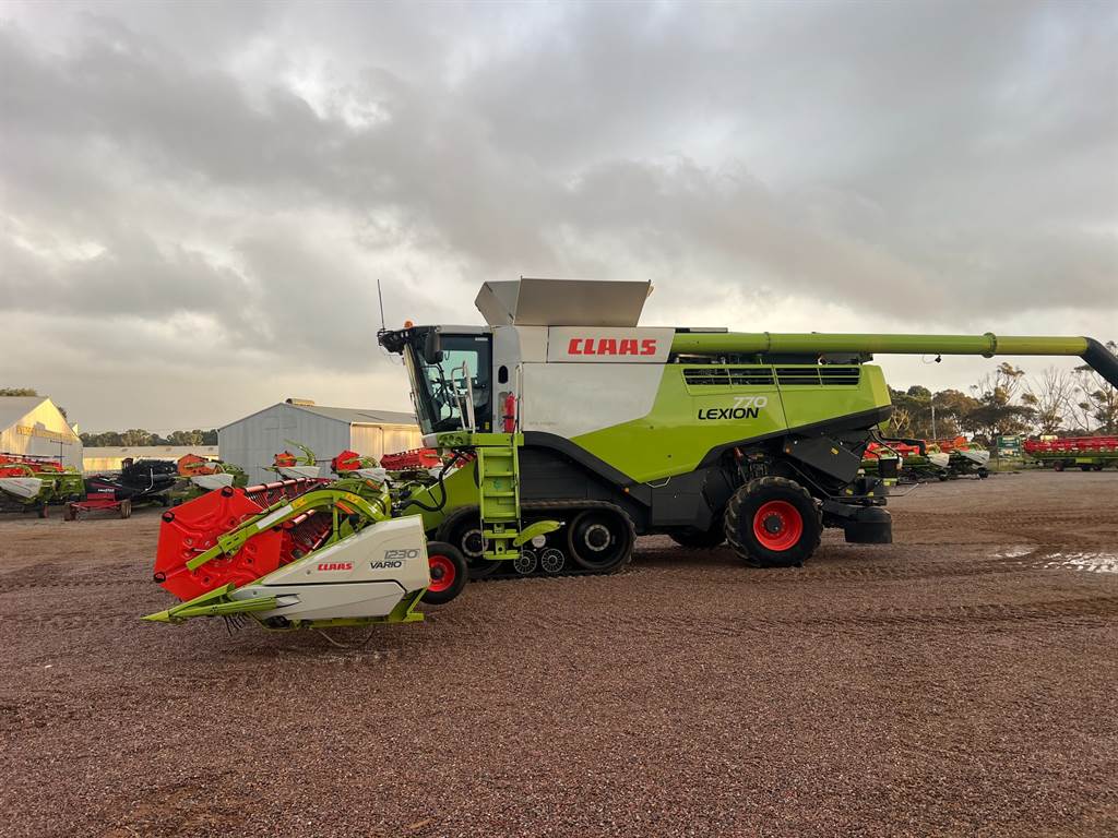 2015 CLAAS LEXION 770TT