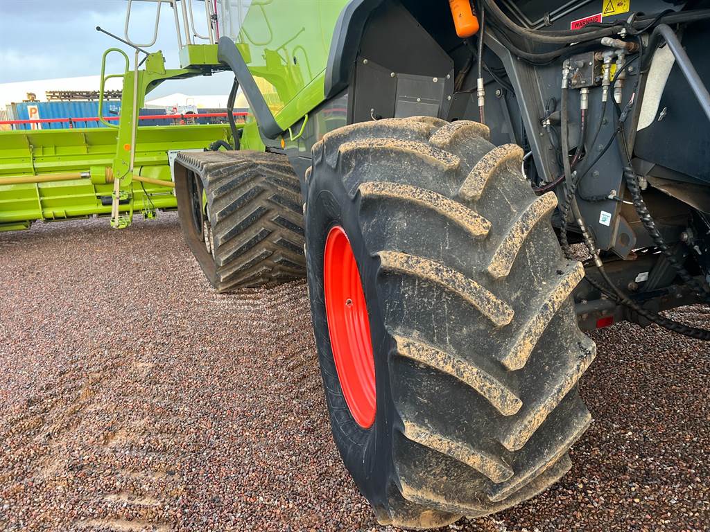 2015 CLAAS LEXION 770TT