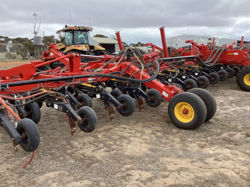 2015 Bourgault 3320
