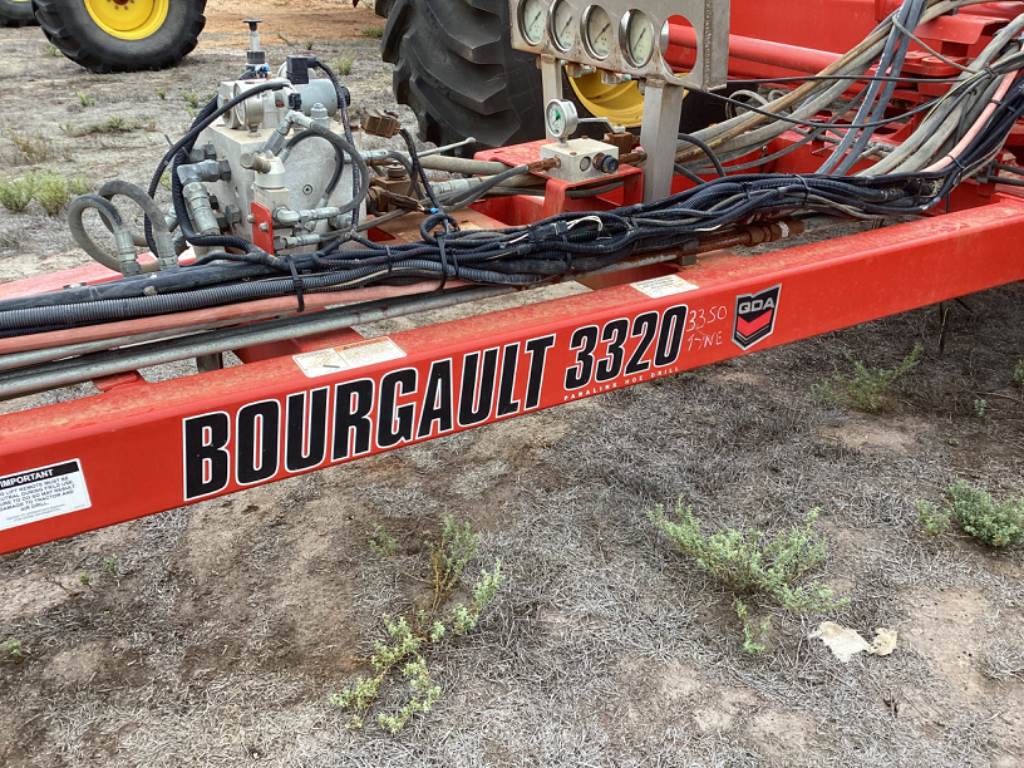 2015 Bourgault 3320