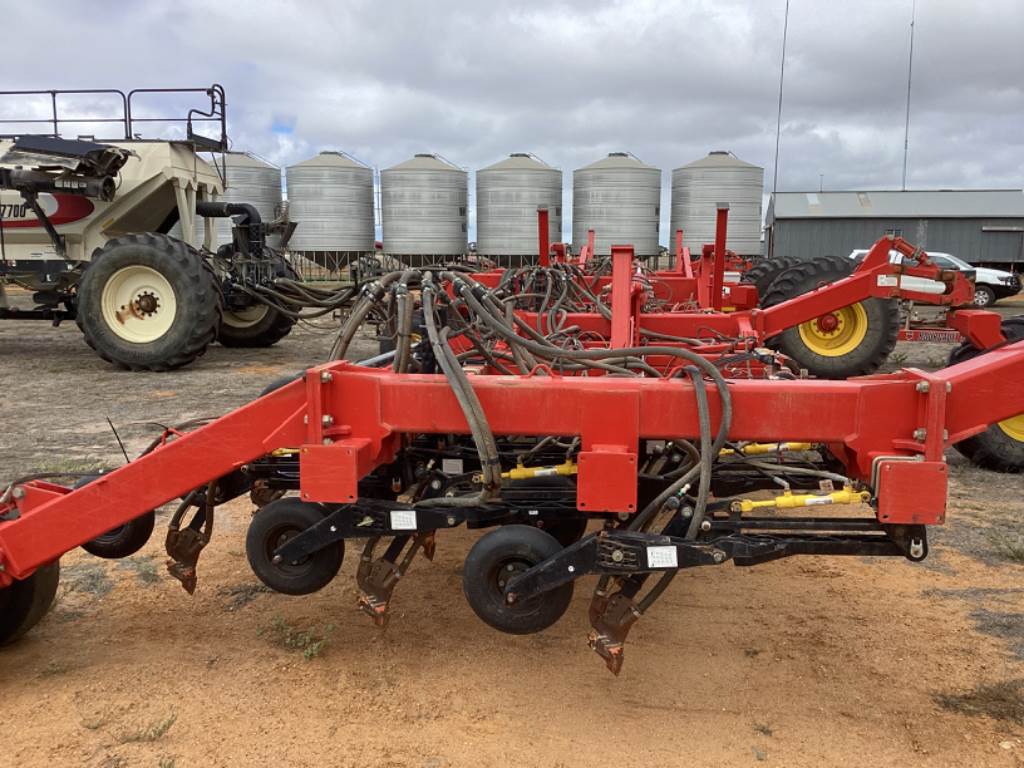 2015 Bourgault 3320