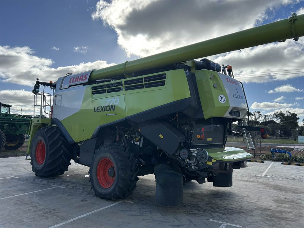 2019 CLAAS LEXION 770 image 3