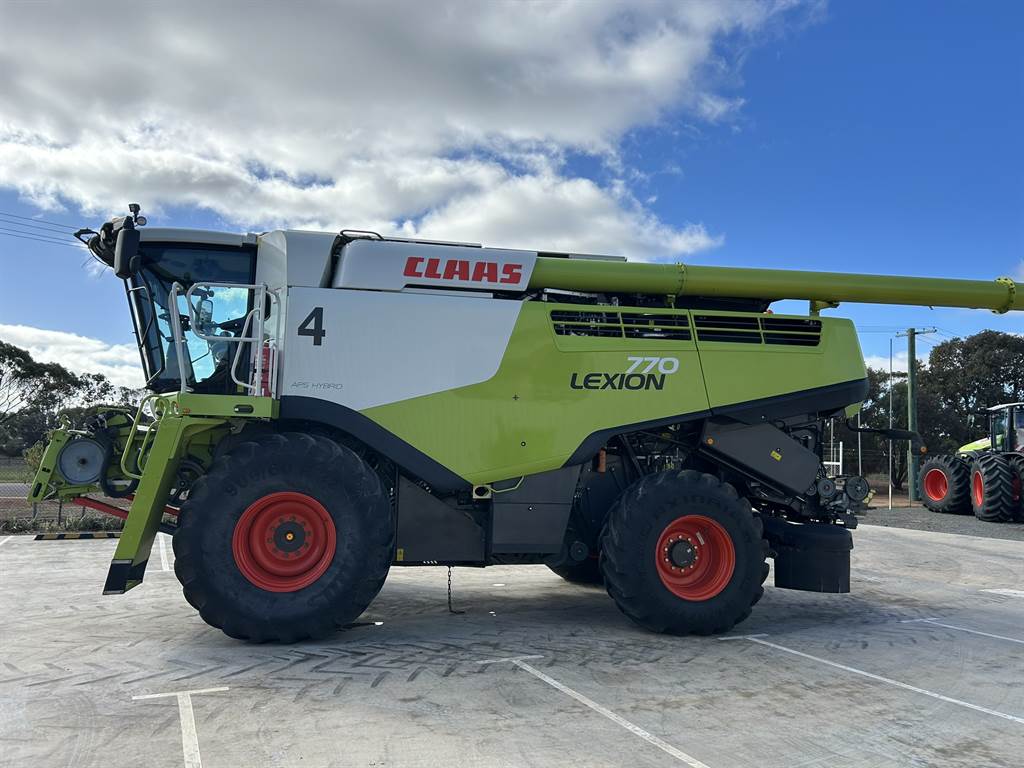 2019 CLAAS LEXION 770 image 2