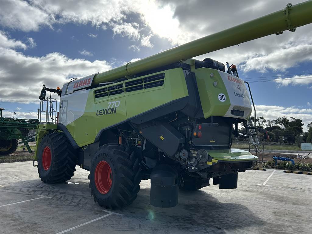 2019 CLAAS LEXION 770 image 3