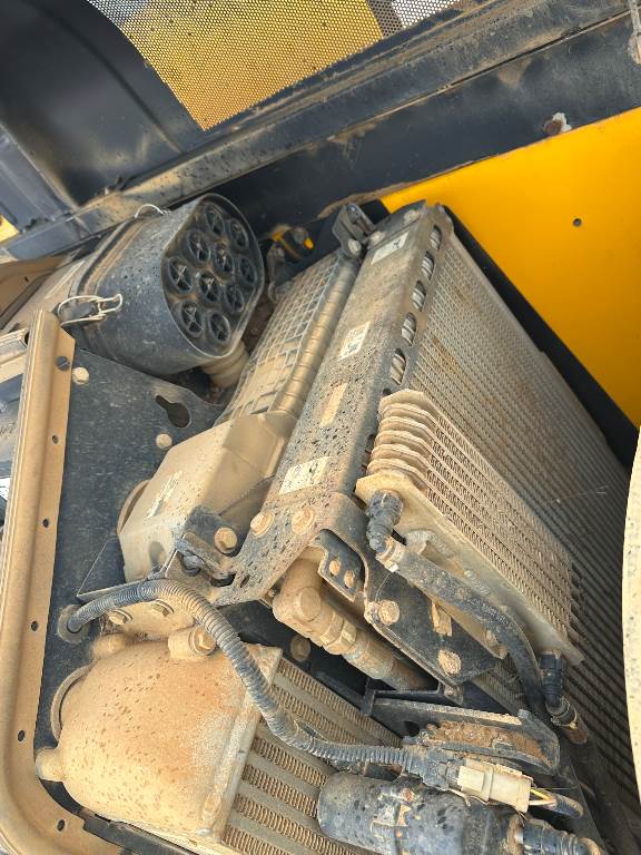 2019 JCB 541-70 image 11