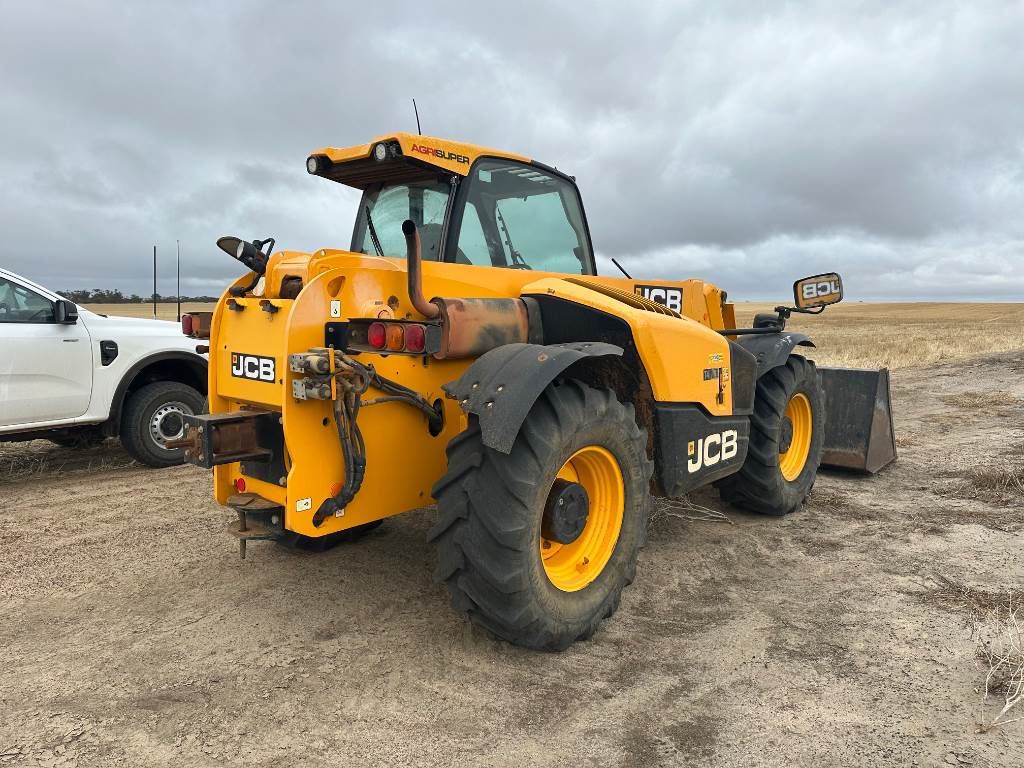 2019 JCB 541-70 image 3
