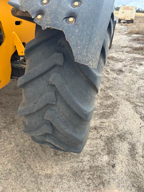 2019 JCB 541-70 image 9