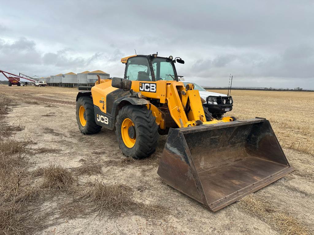 2019 JCB 541-70 image 4