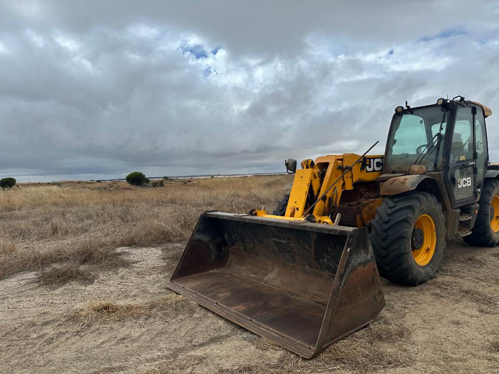 2019 JCB 541-70 image 5