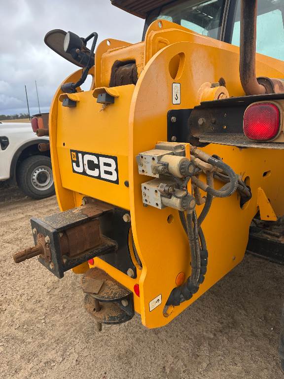 2019 JCB 541-70 image 12