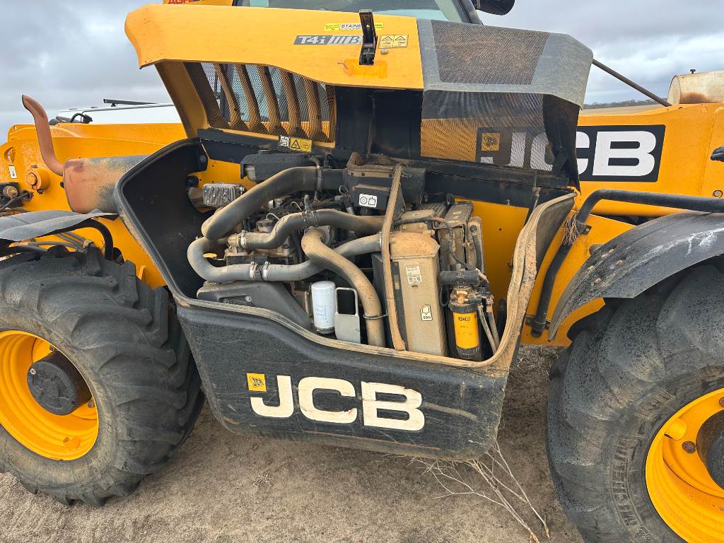 2019 JCB 541-70 image 7