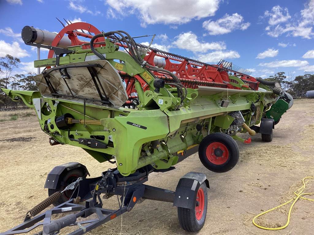 2021 CLAAS LEXION 7700 TT image 13