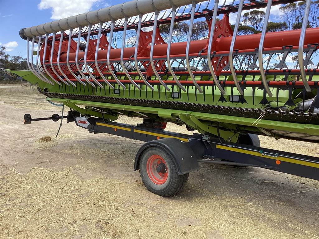 2021 CLAAS LEXION 7700 TT image 11