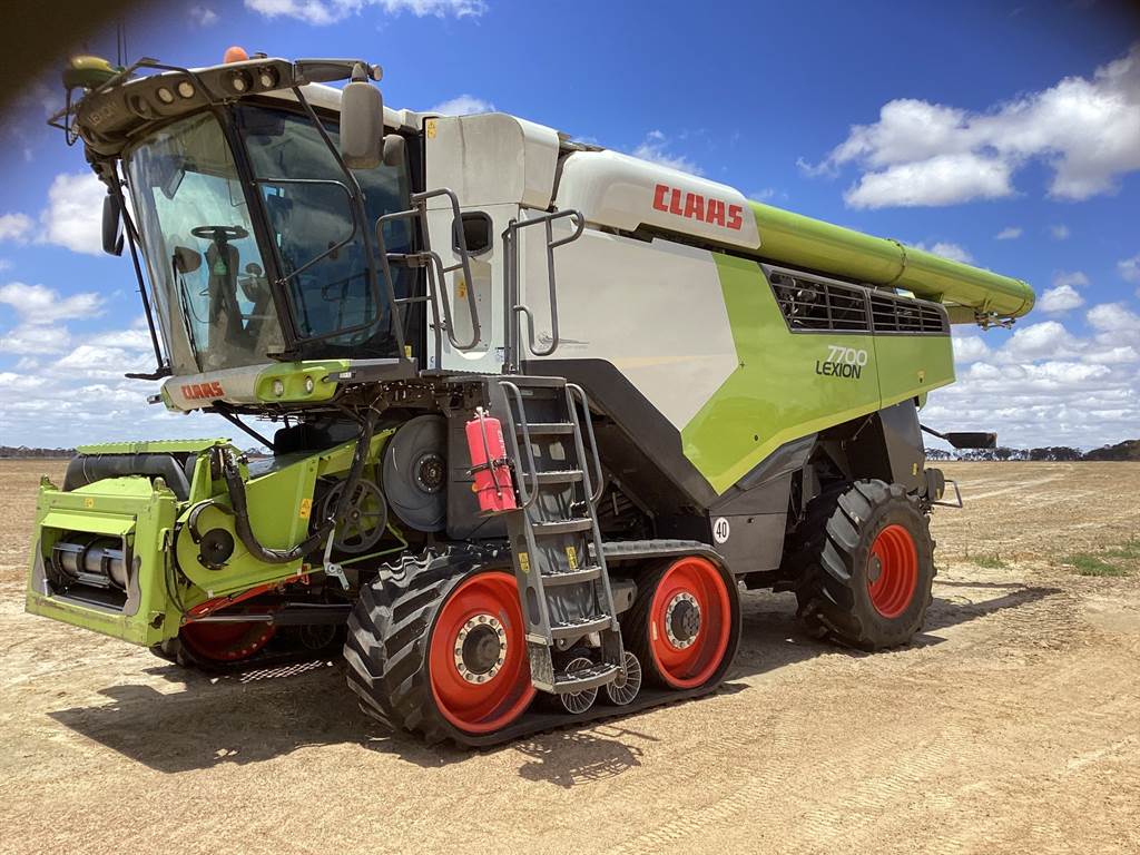 2021 CLAAS LEXION 7700 TT image 5