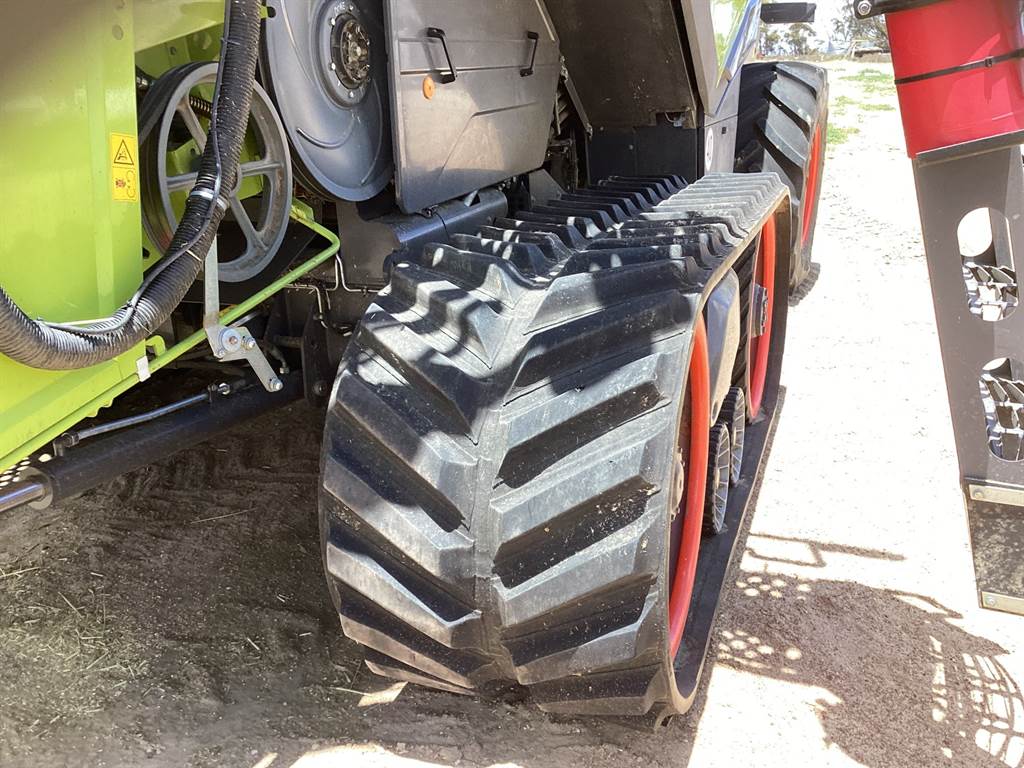 2021 CLAAS LEXION 7700 TT image 6