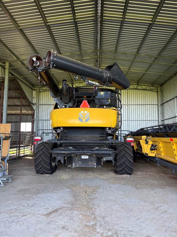 2018 New Holland CR9.90 image 9