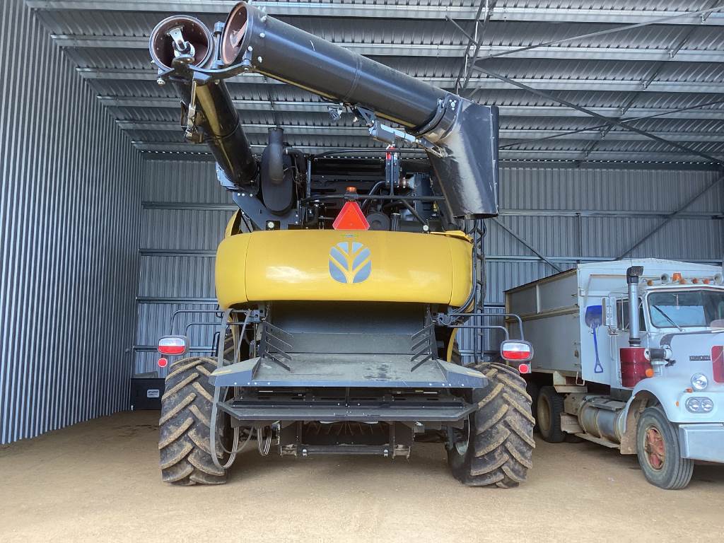 2018 New Holland CR9.90 image 2