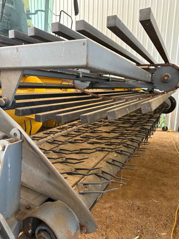 2018 New Holland CR9.90 image 14