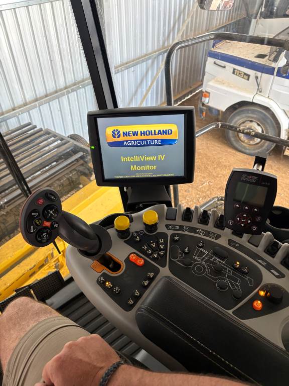 2018 New Holland CR9.90