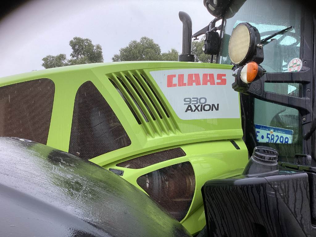 2018 CLAAS AXION 930 image 2