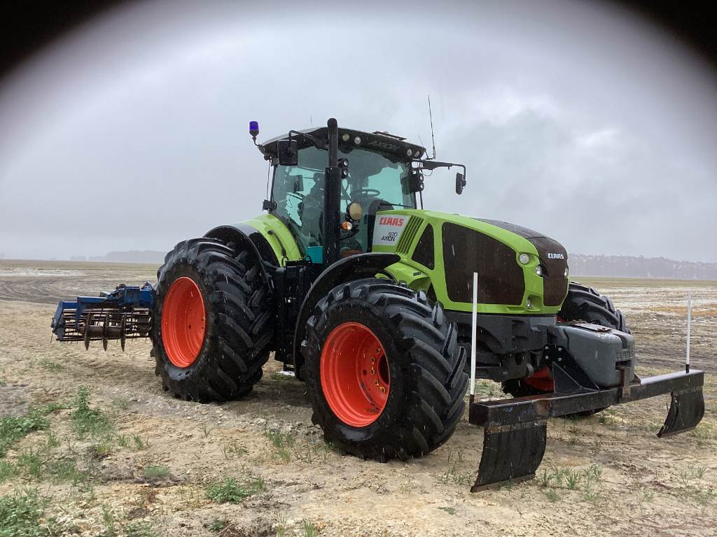 2018 CLAAS AXION 930