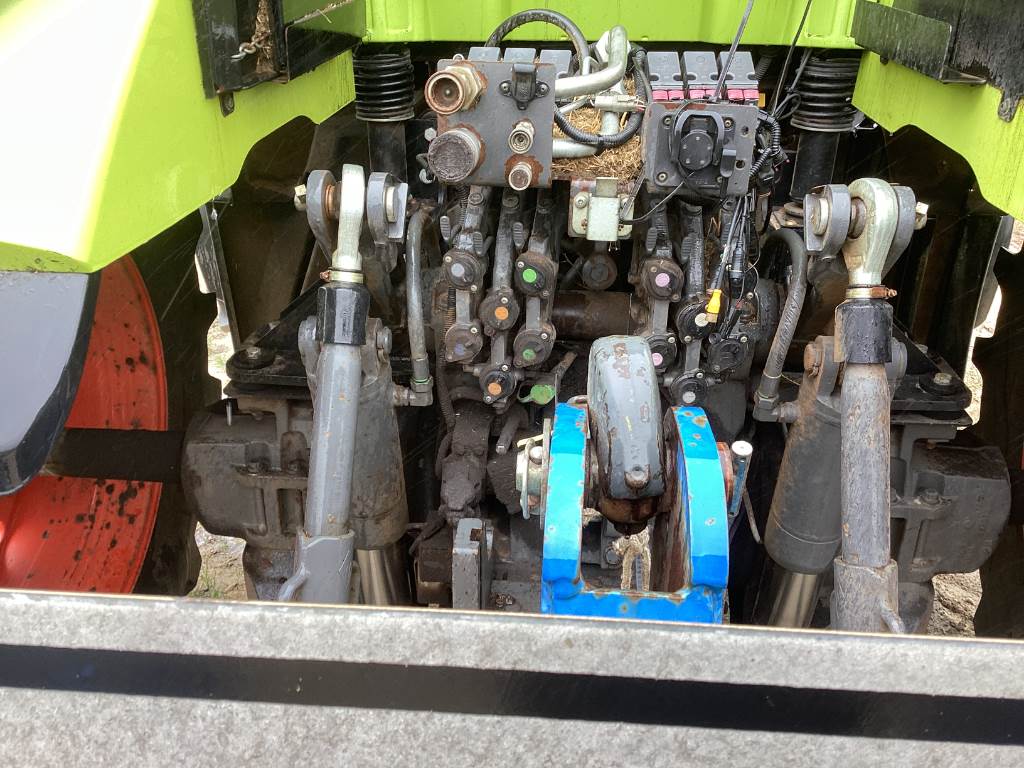 2018 CLAAS AXION 930 image 9