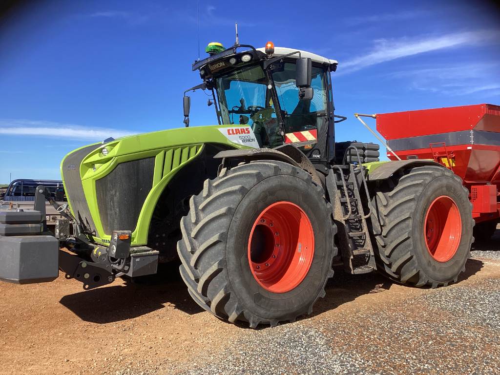 2021 CLAAS XERION 5000 image 14