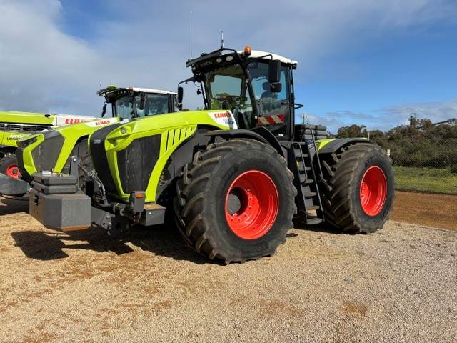 2021 CLAAS XERION 5000 image 13