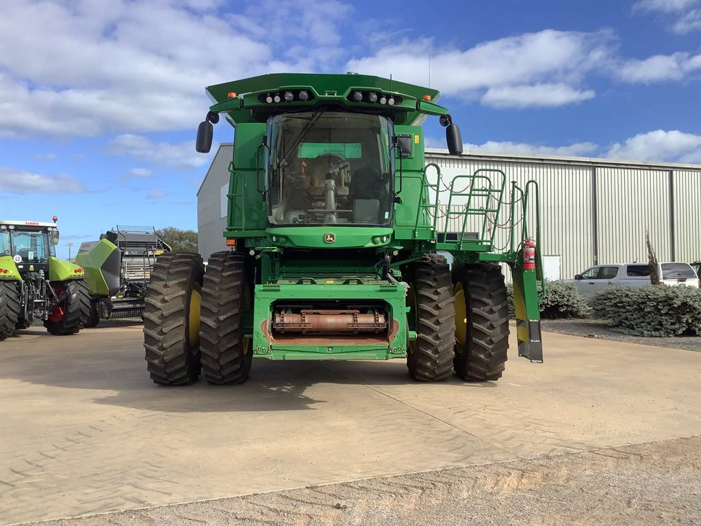 2024 John Deere S780 image 2