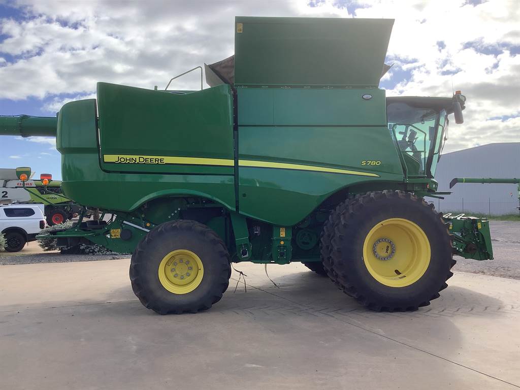 2024 John Deere S780 image 3