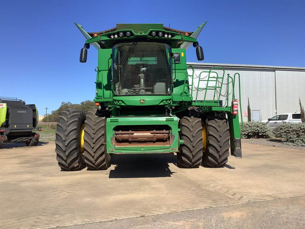 2024 John Deere S780 image 3