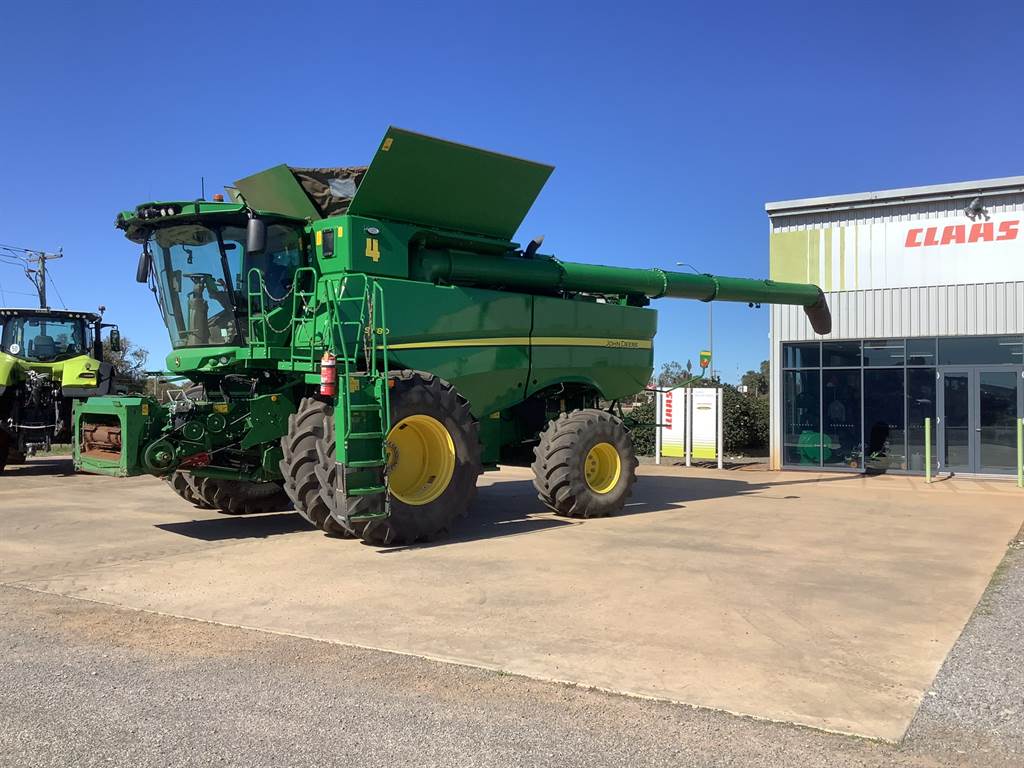 2024 John Deere S780 image 8