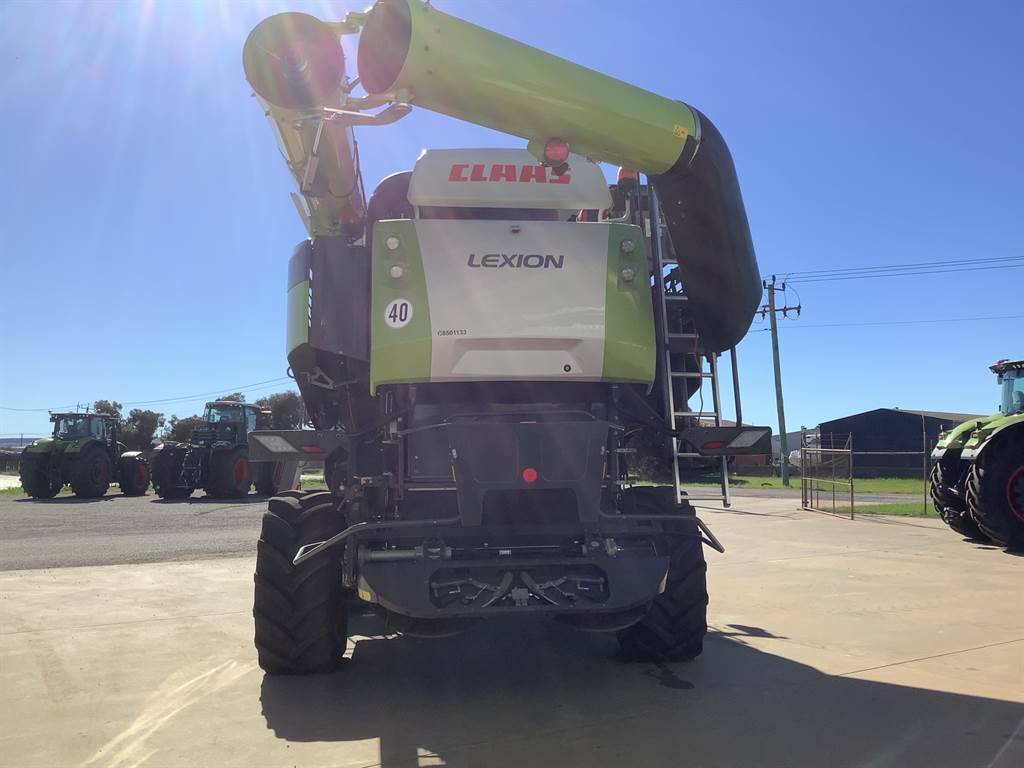 2022 CLAAS LEXION 7700 TT image 5