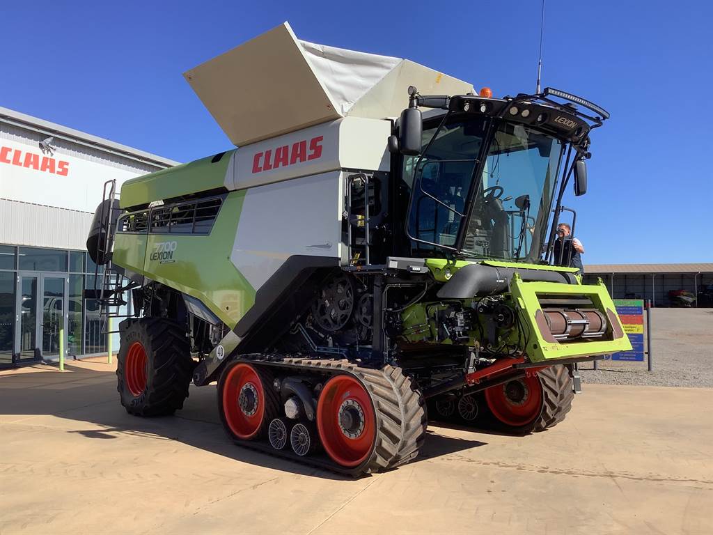 2022 CLAAS LEXION 7700 TT image 7