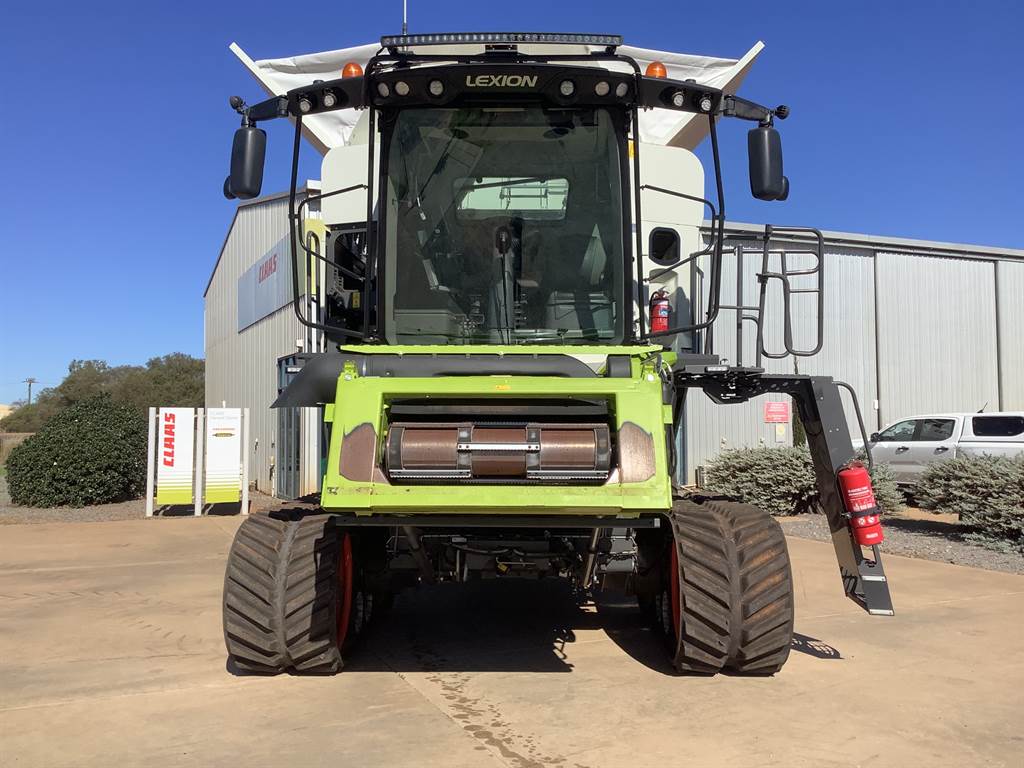 2022 CLAAS LEXION 7700 TT image 8