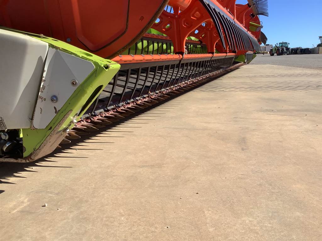 2022 CLAAS LEXION 7700 TT image 10