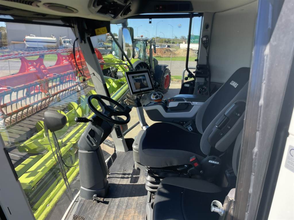 2022 CLAAS LEXION 7700 TT image 14