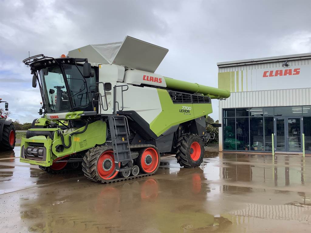 2022 Claas Lexion 7700 TT
