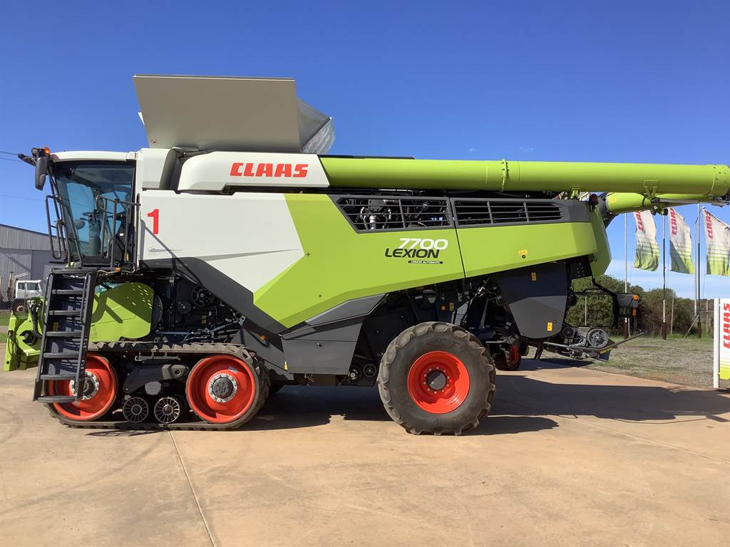 2022 CLAAS Lexion 7700 TT # 1 image 9