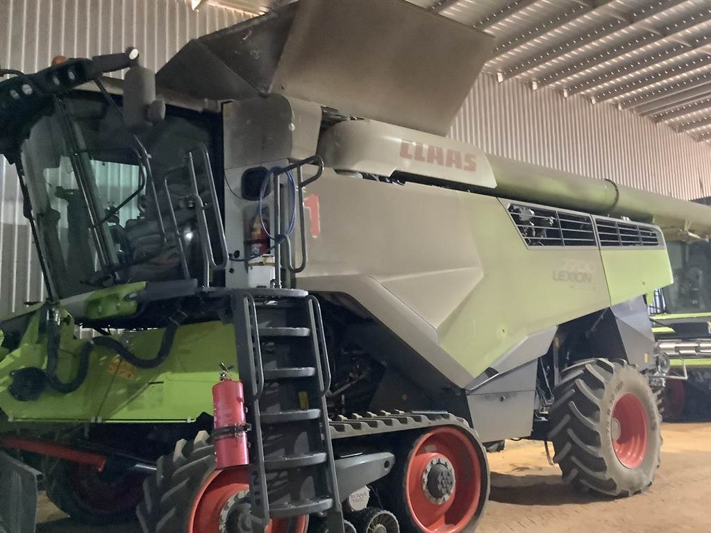 2022 CLAAS Lexion 7700 TT # 1 image 2