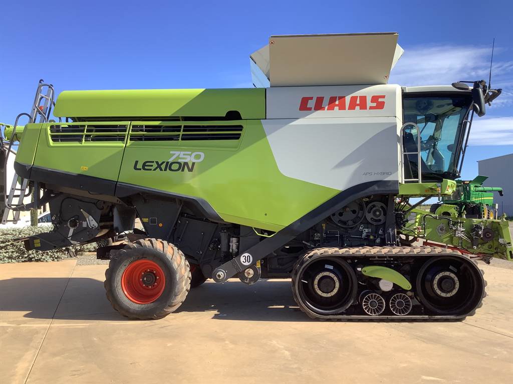 2018 CLAAS LEXION 750 TT image 4