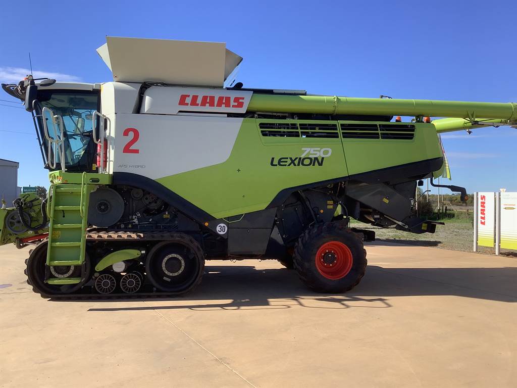 2018 CLAAS LEXION 750 TT image 5