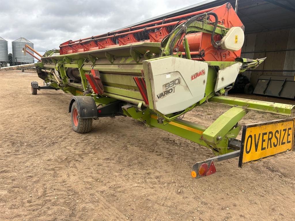 2010 CLAAS LEXION 570 image 14