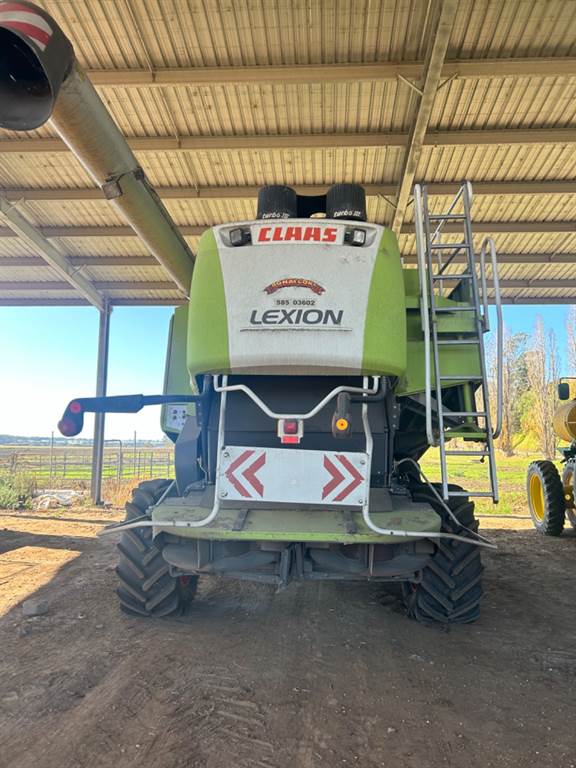 2010 CLAAS LEXION 570 image 7