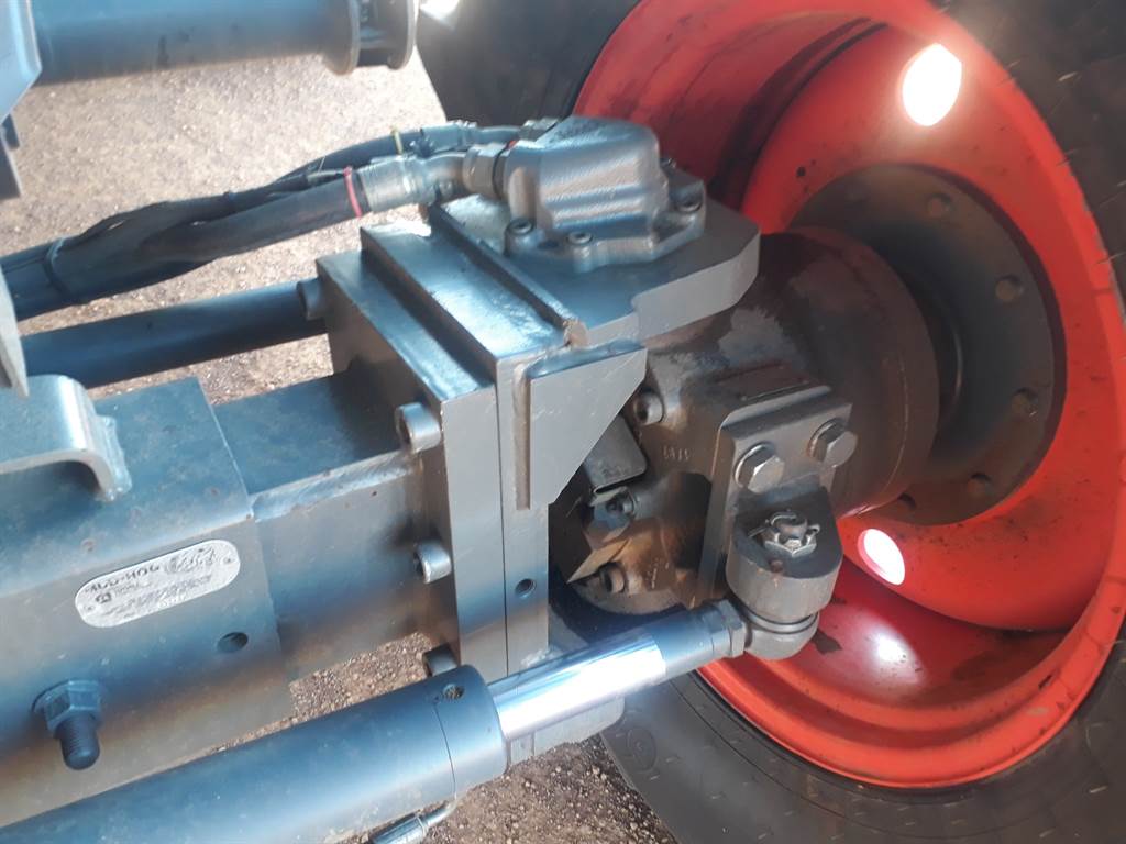 2011 CLAAS LEXION 750TT