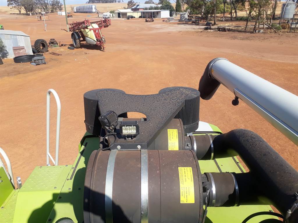 2011 CLAAS LEXION 750TT