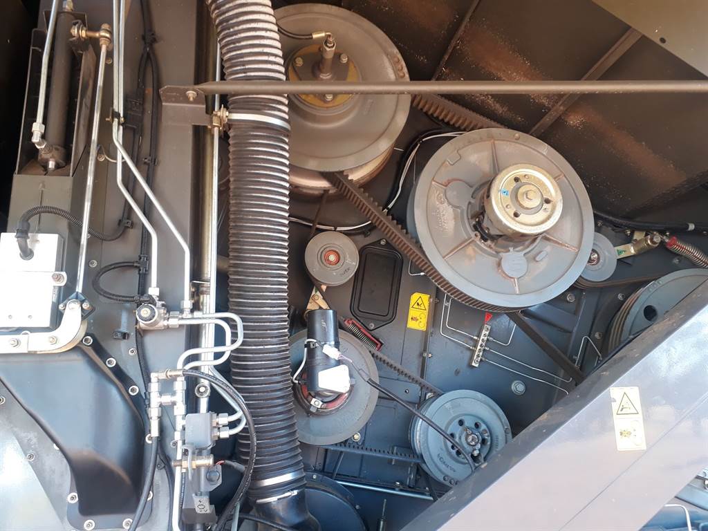 2011 CLAAS LEXION 750TT