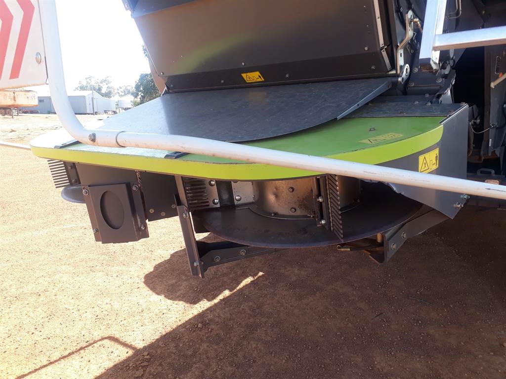 2011 CLAAS LEXION 750TT